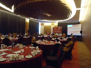 Table manner Atria Hotel unduh